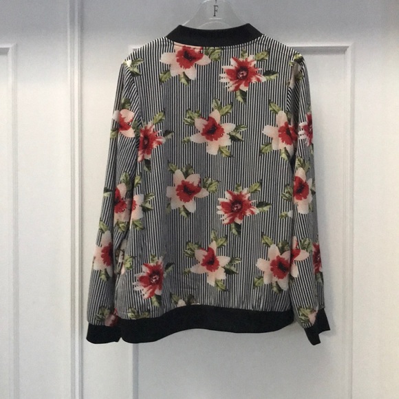 Faith and Joy floral summer jacket - Picture 9 of 9